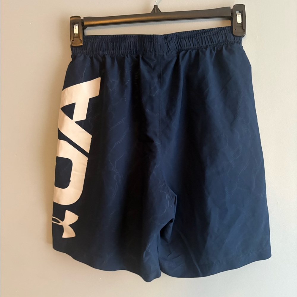 Under Armour men’s UA heat gear woven graphic embossed Shorts